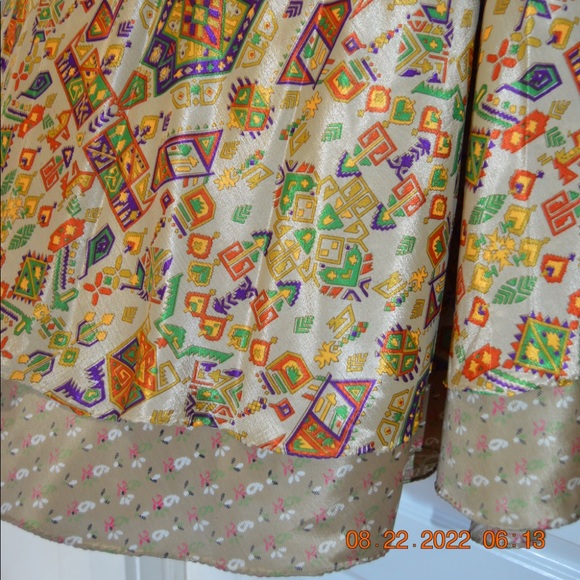 Beautiful layered maxi wrap skirt . - Picture 3 of 8